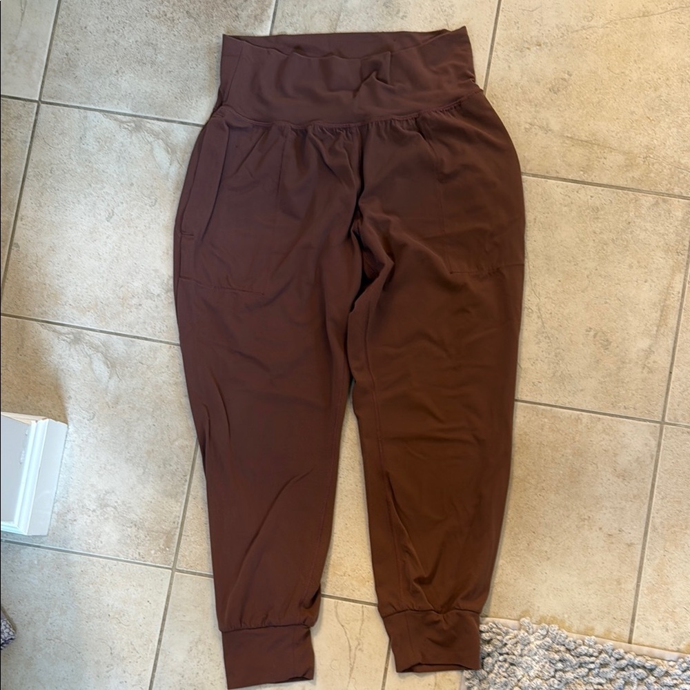 Athleta Salutation High-Waisted Joggers